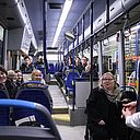 Tampereen kaupungin Vammaisneuvoston esteettömyystyöryhmän edustajat toivat käyttäjäkokemukset mukaan linja-autonkuljettajakoulutukseen.