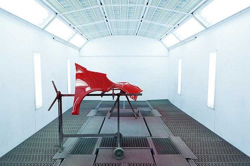 Automaalaus on käsityötä. Kuva: KolarimaalausCenter Automaalaus on käsityötä. Kuva: KolarimaalausCenter
