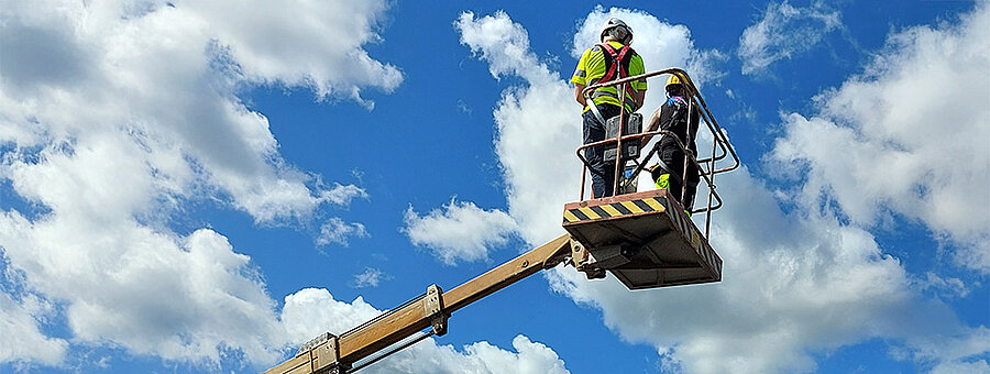 Henkilönostinkoulutus: käytännön harjoitus käynnissä