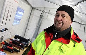 Tampereen Veran Lasse Annala on ollut mukana suunnittelemassa ja rakentamassa sähkökenttää alusta asti. Tampereen Veran Lasse Annala on ollut mukana suunnittelemassa ja rakentamassa sähkökenttää alusta asti.