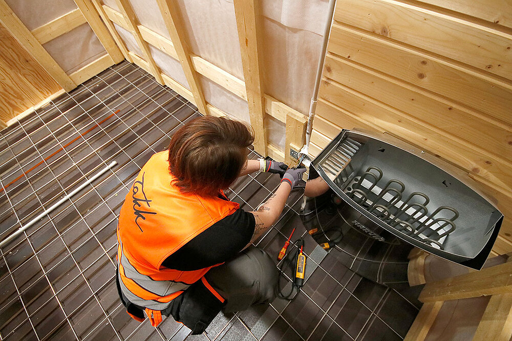 Sähkökiukaan asennusharjoitus Sähkökiukaan asennusharjoitus