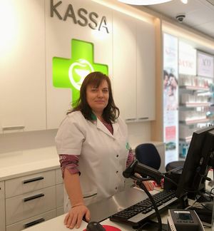 Apteekkialalla Unkarista Suomeen Ezster muutti Suomeen ja löysi työpaikan apteekista. Kuva: Ezster Papp.