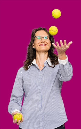 Nainen jonglööraa