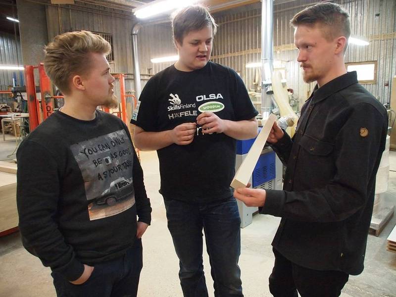 Puulon Oy:n uudet nuoret yrittäjät Tomas Nordström, Jaakko Järvi ja Olli Hietajärvi haluavat laajentaa yrityksensä tuotantoa ja tähyävät suomalaisilla tuotteilla maailmalle.