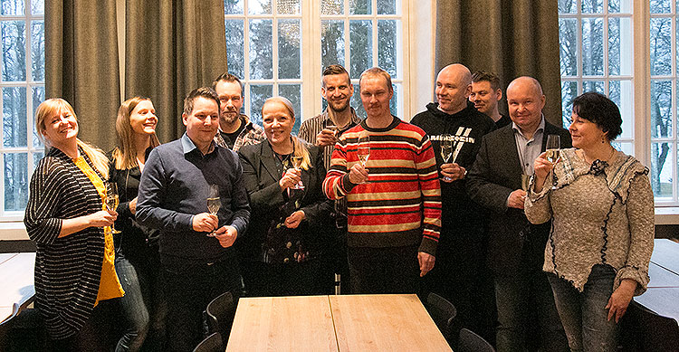 Juvenes-ravintoloiden esimiehet juhlistivat onnistuneita kehittämisprojektejaan Hatanpään Kartanossa
