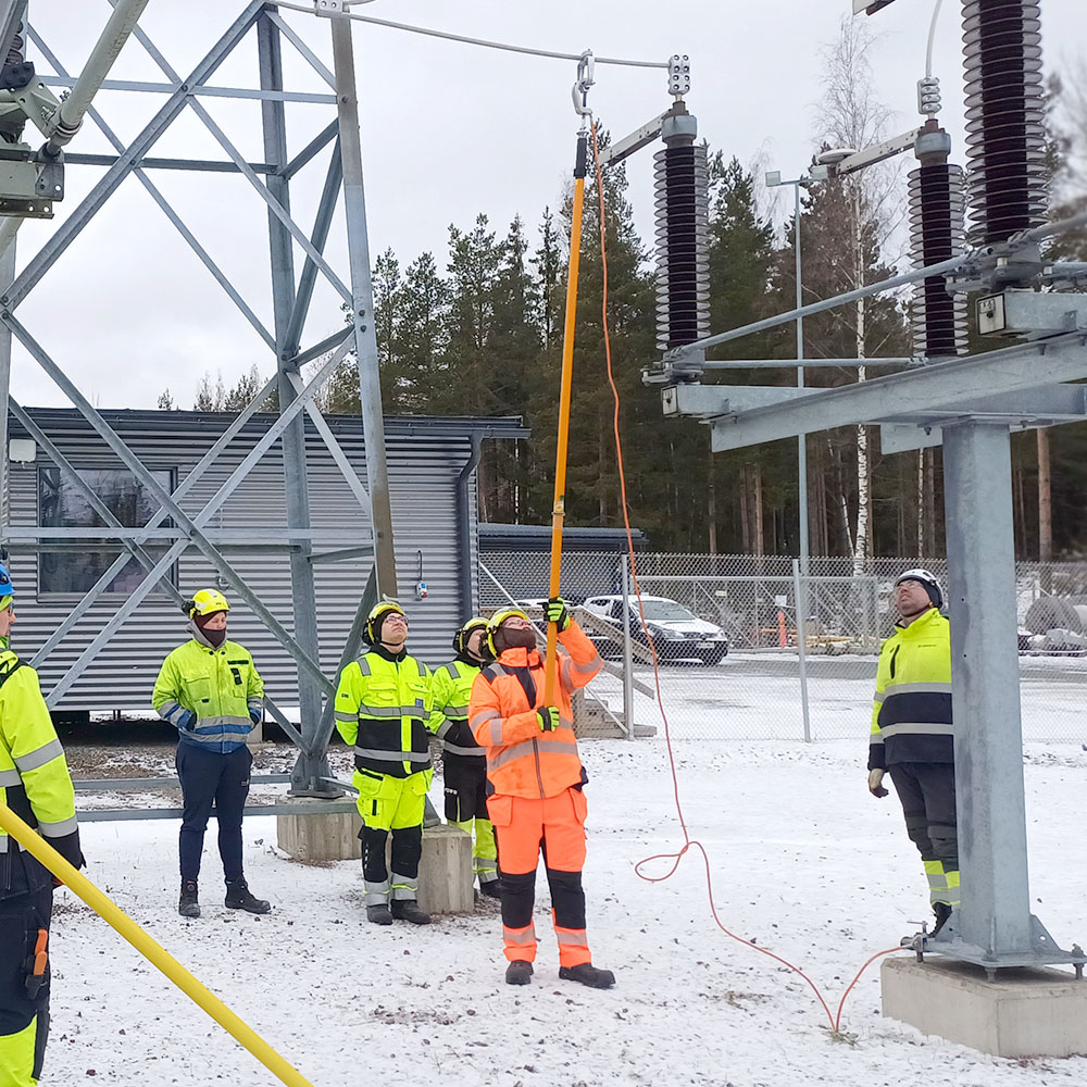 Suurjänniteharjoitus käynnissä Suurjänniteharjoitus käynnissä