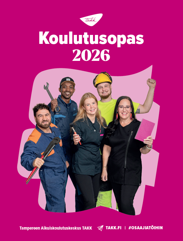 TAKKin koulutusopas 2026, kuvassa useita ihmisiä ammattivaatteissa.